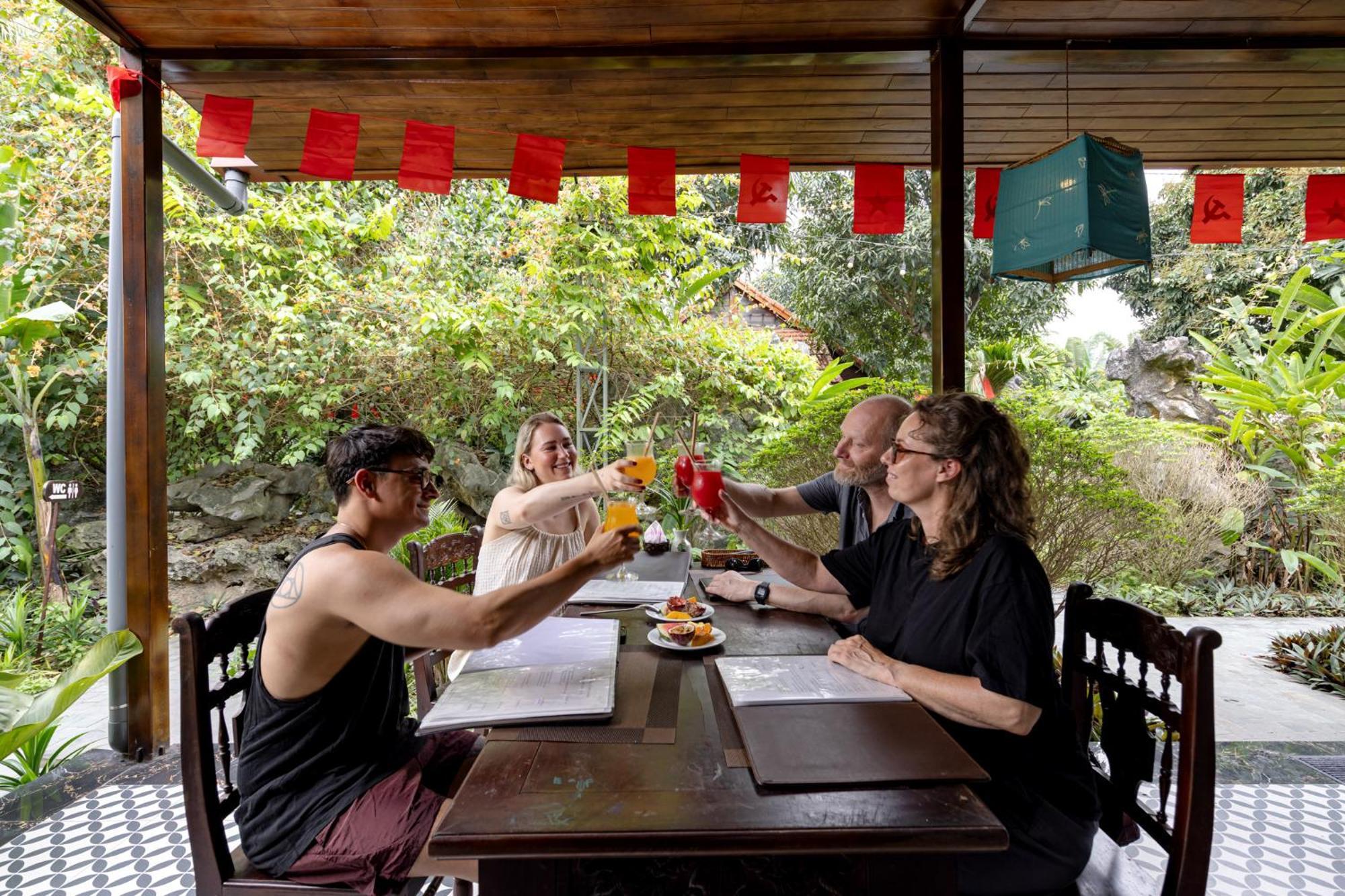 Nature Garden Ecolodge นิญบิ่ญ ภายนอก รูปภาพ